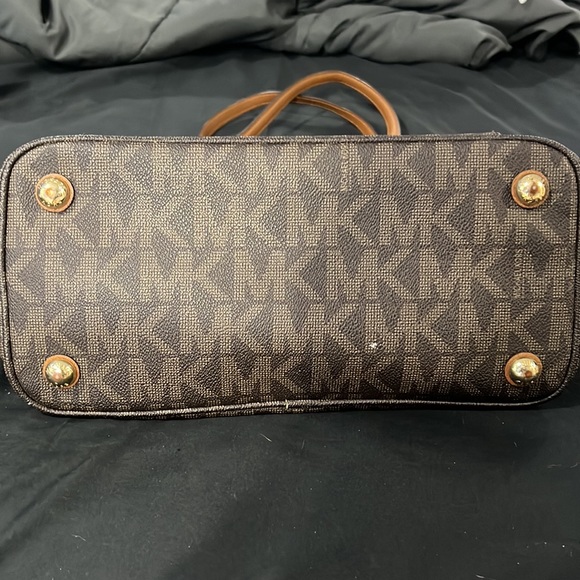 Michael Kors tote - Picture 3 of 9